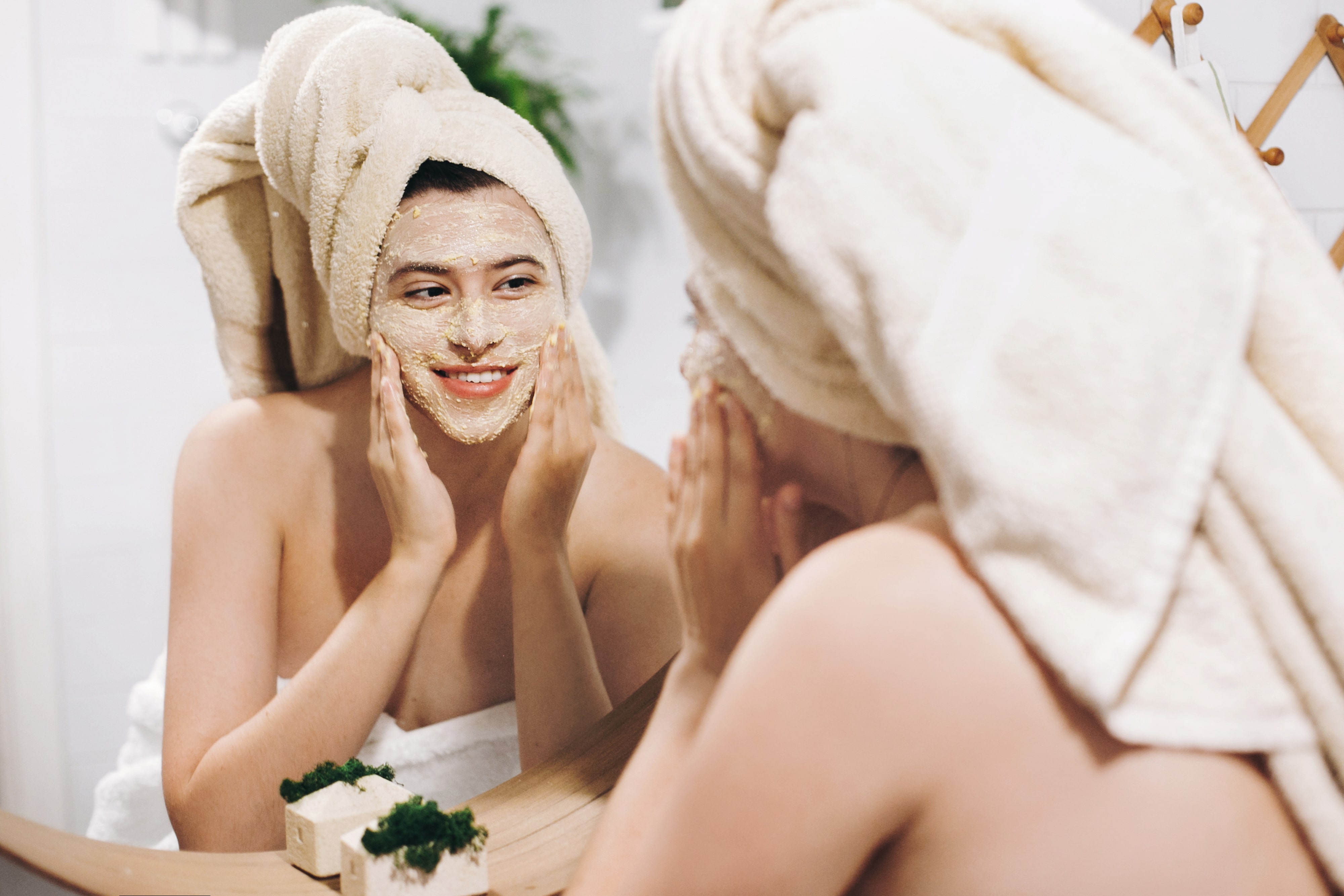 five-benefits-of-scrubbing-face